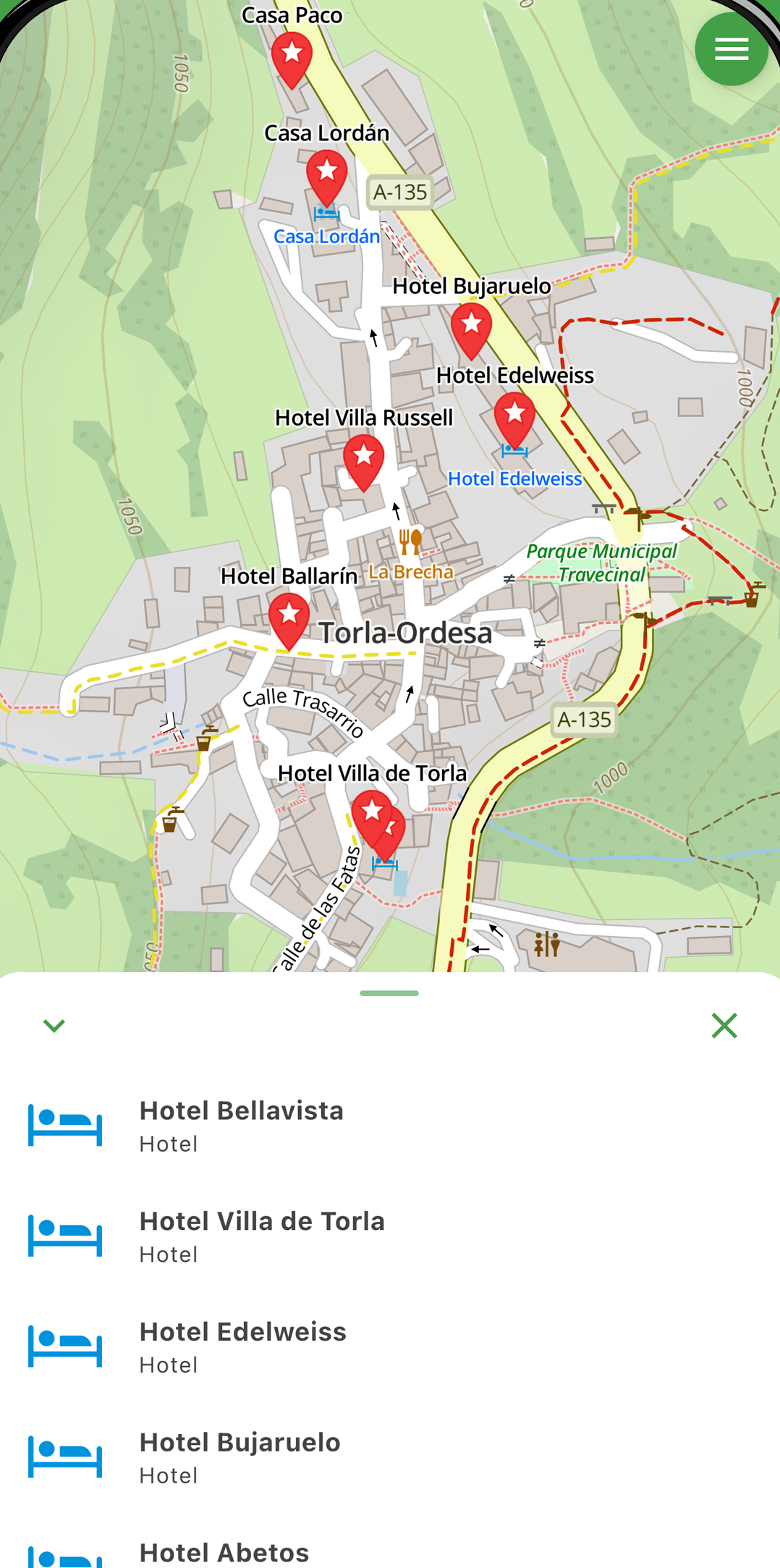 Pantalla de DescubreSendero: mapa con hoteles cercanos en Torla-Ordesa